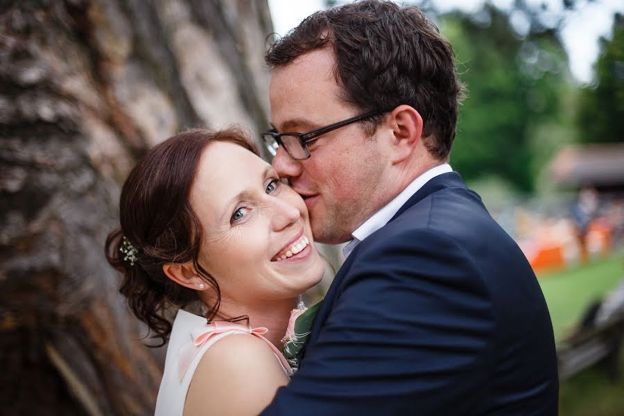 Fotógrafo de casamento Lena Fricker (lenafricker). Foto de 7 de agosto 2017