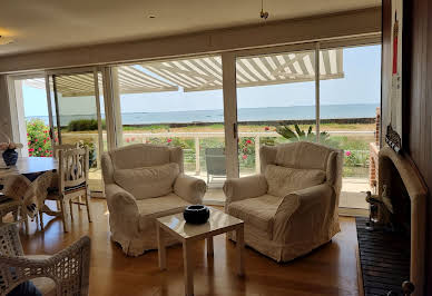 Maison en bord de mer avec jardin 3