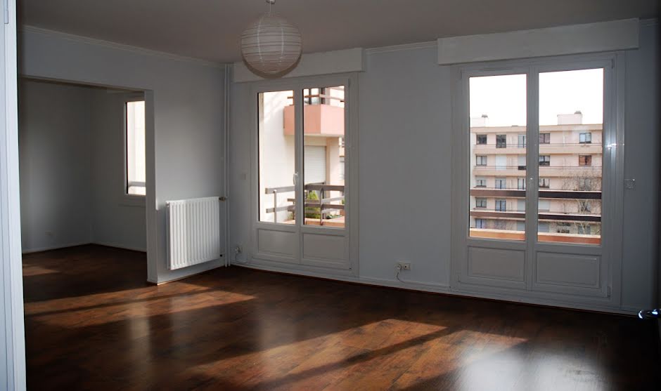 Location  appartement 4 pièces 87 m² à Sens (89100), 1 100 €