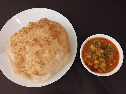 Chola Bhatura