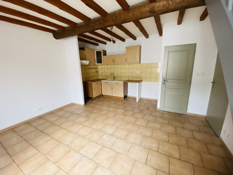 Location  appartement 2 pièces 45 m² à Arles (13200), 582 €