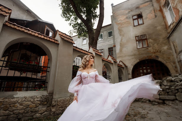 Fotógrafo de casamento Yuliya Storozhinska (id31957517). Foto de 17 de julho 2020