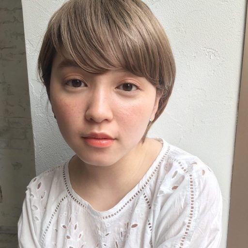 小顔ヘアを叶える万能前髪 ななめバング は 長さ が印象コントロールの鍵 Trill トリル