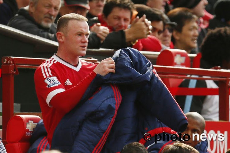 Van Gaal zit met een boze Rooney op zijn dak na de match van vandaag