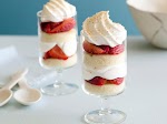 Individual Strawberry Trifles was pinched from <a href="http://www.foodnetwork.com/recipes/giada-de-laurentiis/individual-strawberry-trifles-recipe2/index.html" target="_blank">www.foodnetwork.com.</a>