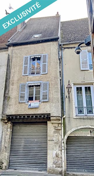 Vente maison 4 pièces 146 m² à Gray (70100), 34 000 €