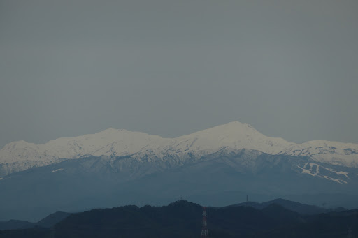 白山アップ（左に別山、手前は大日岳）