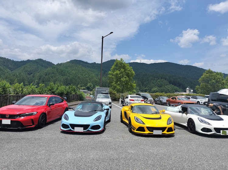 シビックタイプRのマーチNISMOS・クロカン部・お披露目ツーリング・後ろ姿好きです・試乗会に関するカスタム事例の投稿画像2枚目