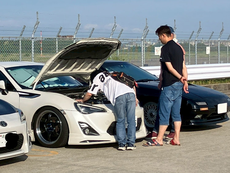 86のサイゼリア・ホームセンター・エアポートウォーク名古屋・スイーツ部活動・ハチロクはカッコいいに関するカスタム事例の投稿画像11枚目