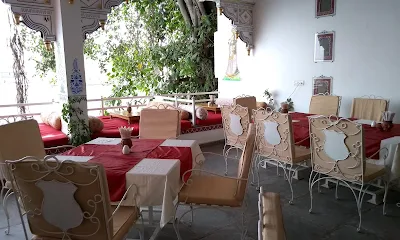 Hari Garh Restaurant