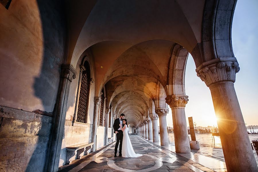 Fotógrafo de casamento Leonid Leshakov (leaero). Foto de 21 de janeiro 2019