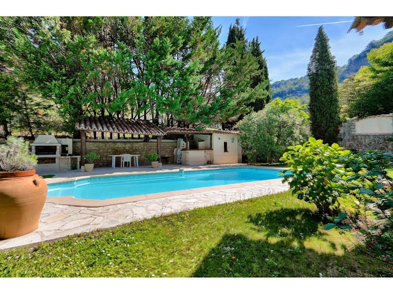 Vente maison 7 pièces 185.1 m² à Saint-Martin-du-Var (06670), 676 000 €