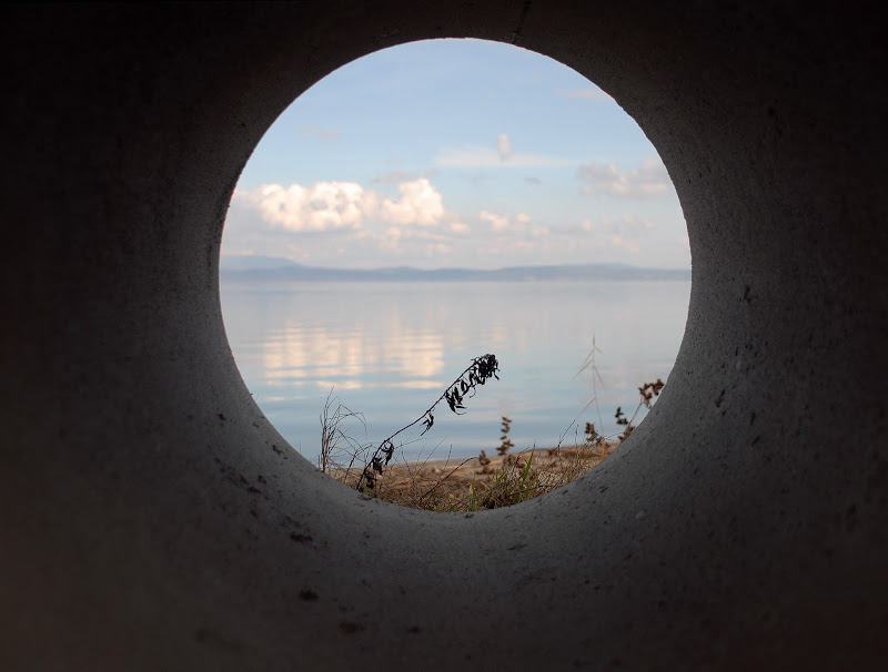 ..e guardo il lago da un oblò... di Mikmata