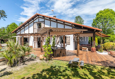 Maison avec piscine et terrasse 5