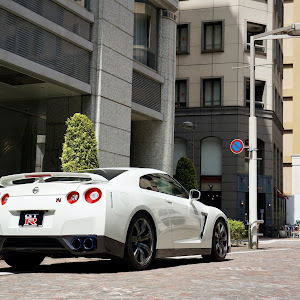 NISSAN GT-R R35