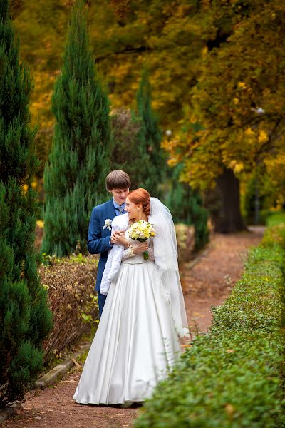 Fotógrafo de casamento Maksim Mikhaylyuchenko (wedphotographer). Foto de 3 de março 2016