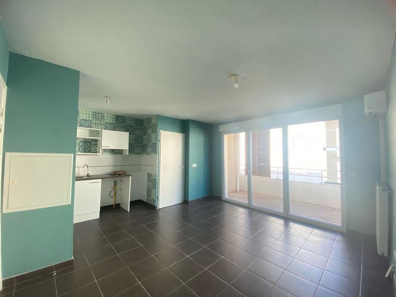 Location  appartement 2 pièces 37 m² à Miramas (13140), 573 €