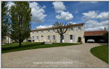 maison à Saint-Jean-d'Angély (17)