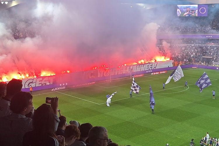 📷 "C'est la pyro toute l'année" : l'ambiance des grands soirs à Anderlecht