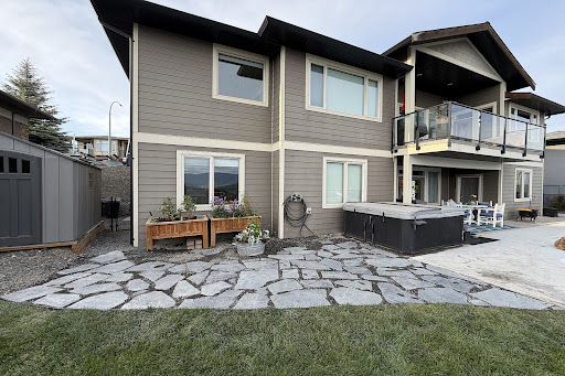 House with pool and garden 5