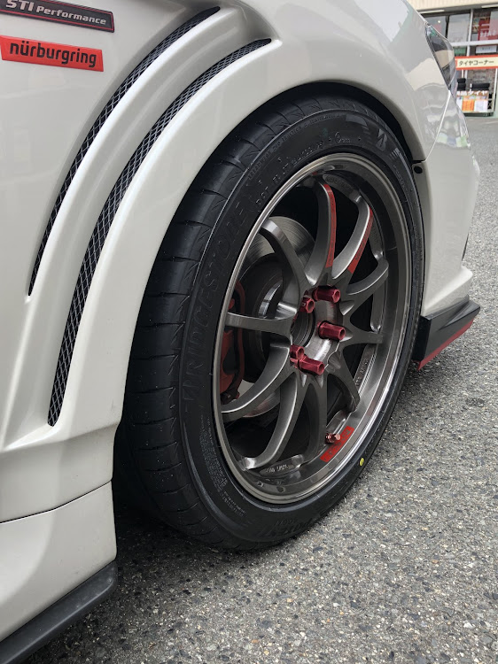 レヴォーグのPOTENZA S007A・バナナ生活に関するカスタム事例の投稿画像2枚目