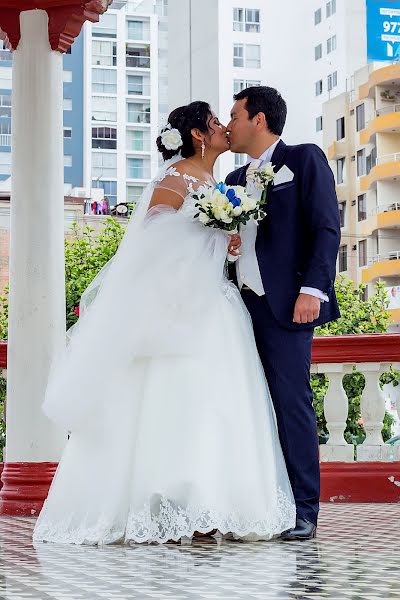 Fotografo di matrimoni Christian Huingo (christianhuingo). Foto del 28 marzo 2020