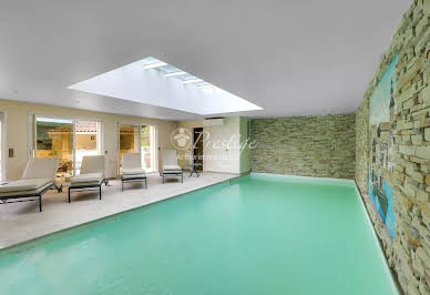 Villa with pool 9