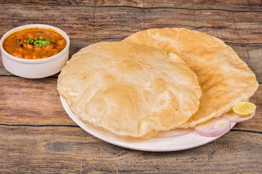 Chole Bhature [2 Bhature]