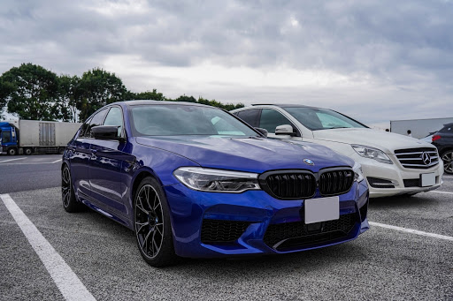 Bmw M5を華麗にカスタム By Alabaman M5 2020 09 23 オフ会2 集合場所の守谷saにて皆集まるまで待機 色々な車が集合しました 焼栗屋 Cartune