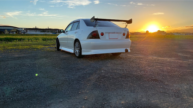アルテッツァのアルテッツァ乗りは変態らしい・お買い物デート・アンダーイルミ復活に関するカスタム事例の投稿画像1枚目