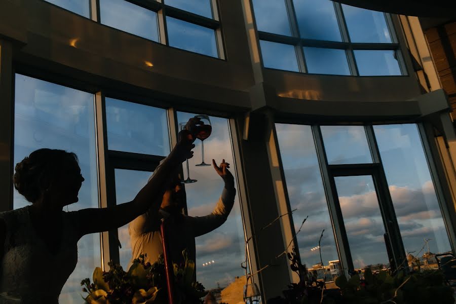 Fotógrafo de bodas Liza Karazhova (lizaka). Foto del 1 de agosto 2016