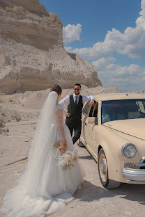 Wedding photographer Cristina Melenciuc (cristinamelenciu). Photo of 25 April 2023