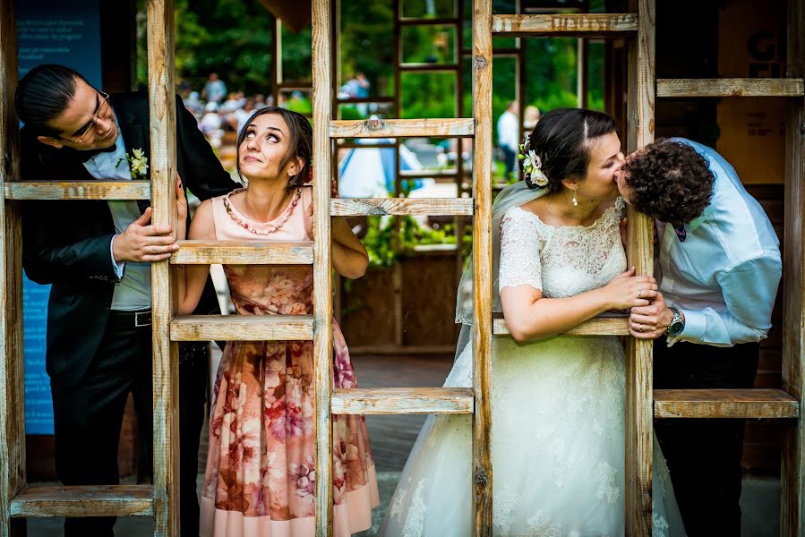 Fotografo di matrimoni Ionut Draghiceanu (draghiceanu). Foto del 2 aprile 2020