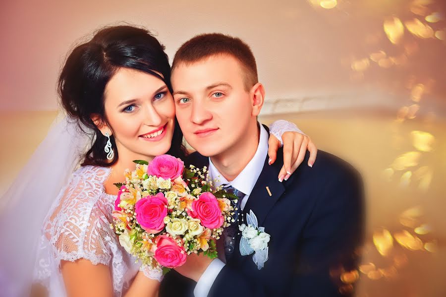 Wedding photographer Albina Krylova (albina2013). Photo of 17 June 2015