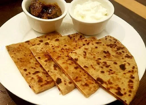 Aloo Parantha With Butter