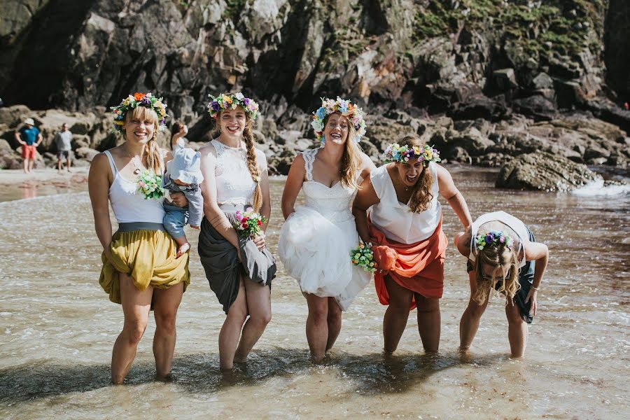 Fotógrafo de casamento Angharad Thomas (angharad). Foto de 1 de julho 2019