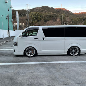 ハイエースバン TRH200V