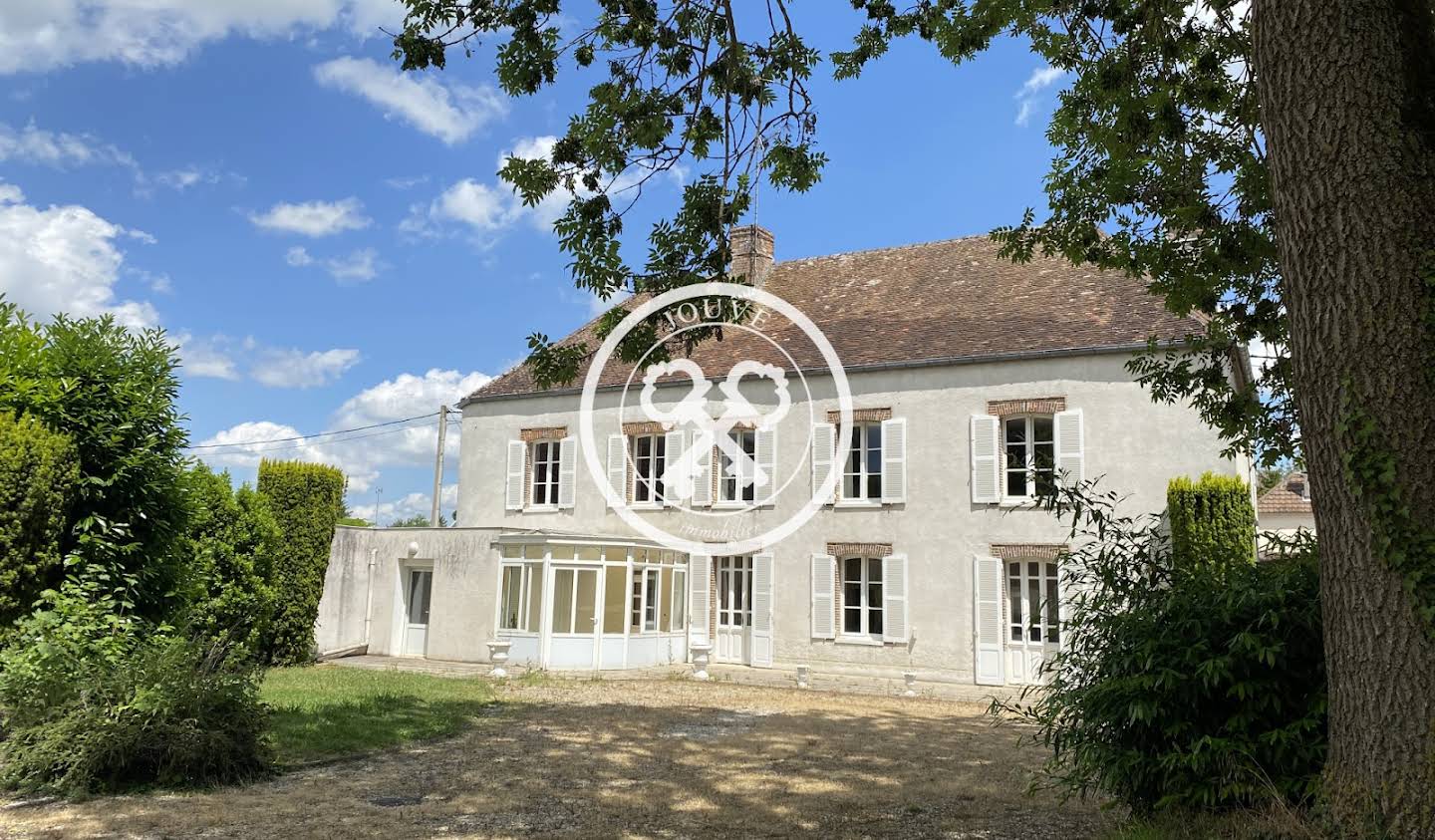 Property Marigny-le-Châtel