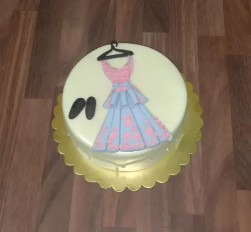 Deginer Dress Cake