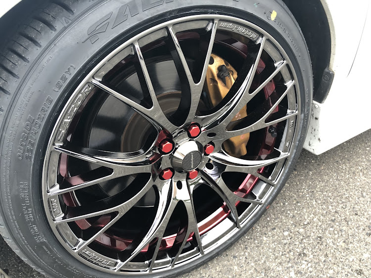 インプレッサ WRX STIのタイヤ交換・ホイール交換・アライメント調整・Weds Sportに関するカスタム事例の投稿画像2枚目