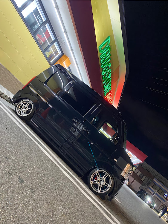 エブリイワゴンのda64w・車高の低さは技術の高さ・DA64V・DA17W・da17vに関するカスタム事例の投稿画像1枚目