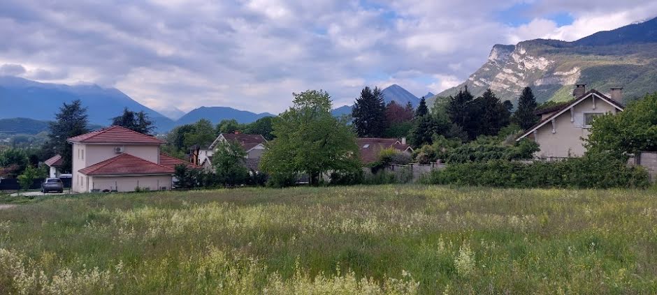 Vente terrain  700 m² à Claix (38640), 259 000 €