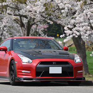 NISSAN GT-R