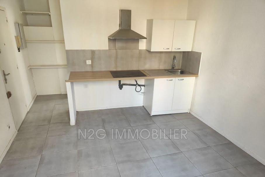 Location  appartement 1 pièce 16.05 m² à Grasse (06130), 380 €