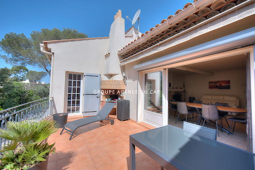 Appartement avec terrasse et piscine 4