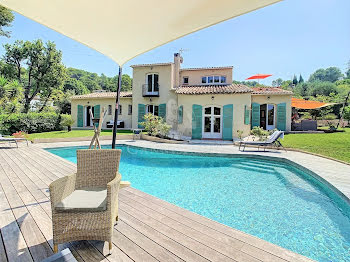 villa à Mougins (06)