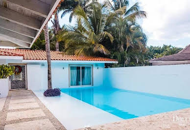 Maison contemporaine avec piscine et jardin 3