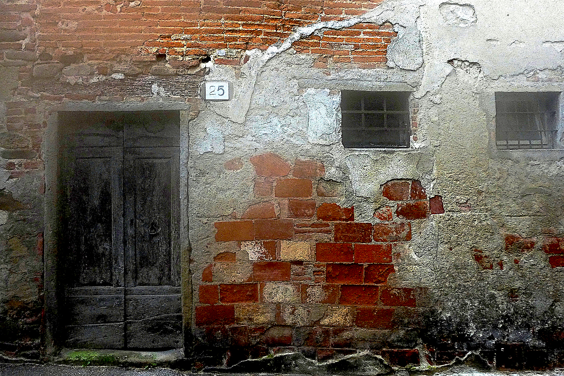 Porta sul vicolo di Ltz/rivadestra