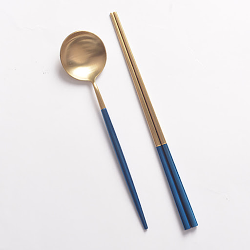 Title 7, Ensemble de couverts en acier inoxydable