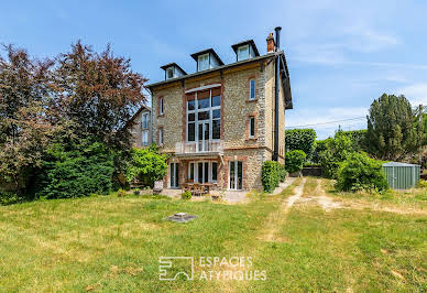 Maison avec piscine et terrasse 8